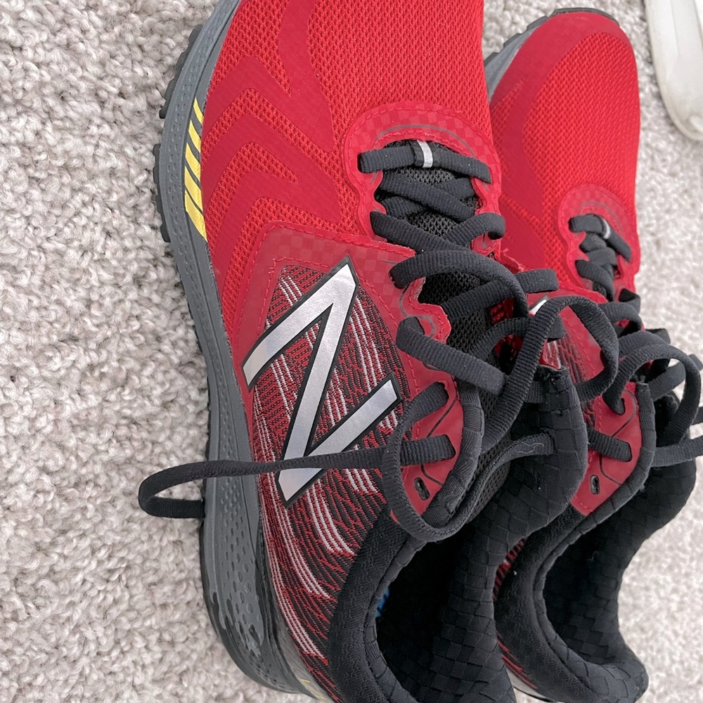 RunDisney Cars New Balance Mens size 7.5